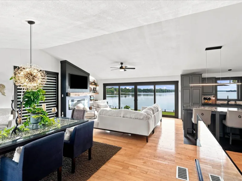 Windows & Doors by VGS Group at Paradise Point (photo 9 of 12)