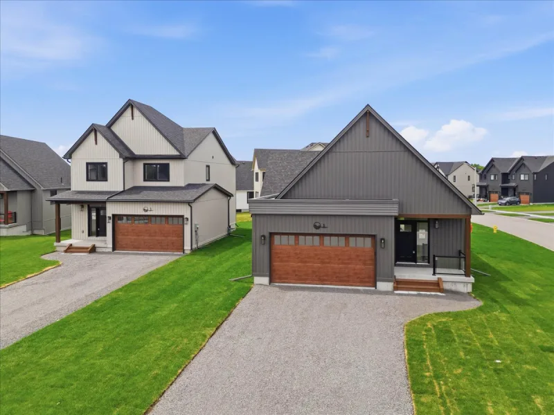 Overhead Doors by VGS Group at Fidelity Homes - Eastfields Subdivision (photo 12 of 12)